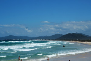 La playa de los Ingleses en Florianopolis tendrá el acceso restringido el resto del verano